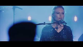 Смотреть клип Freya Ridings - Maps (Live At Omeara)