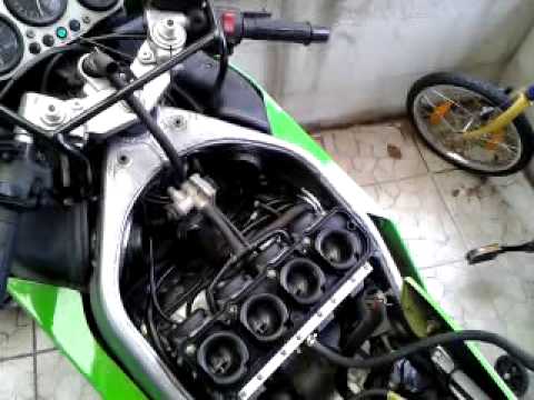 Kawasaki Ninja Kwacker idle Leerlauf Vergaser Motor - YouTube