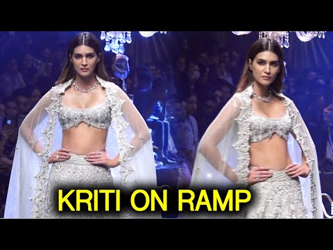 Kriti Sanon In Sparkling Silver Lehenga Choli Walks On The Ramp - Lakme Fashion Week 2022