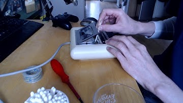 Cleaning a C64 Datasette