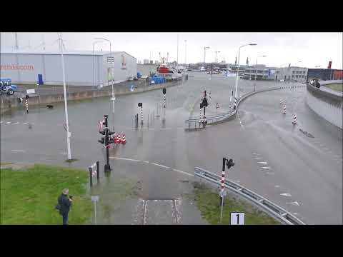 De eerste storm van 2019 raasde over Delfzijl
