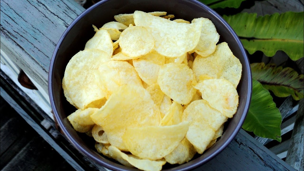 ⁣HOW TO MAKE THIN n CRISPY POTATO CHIPS