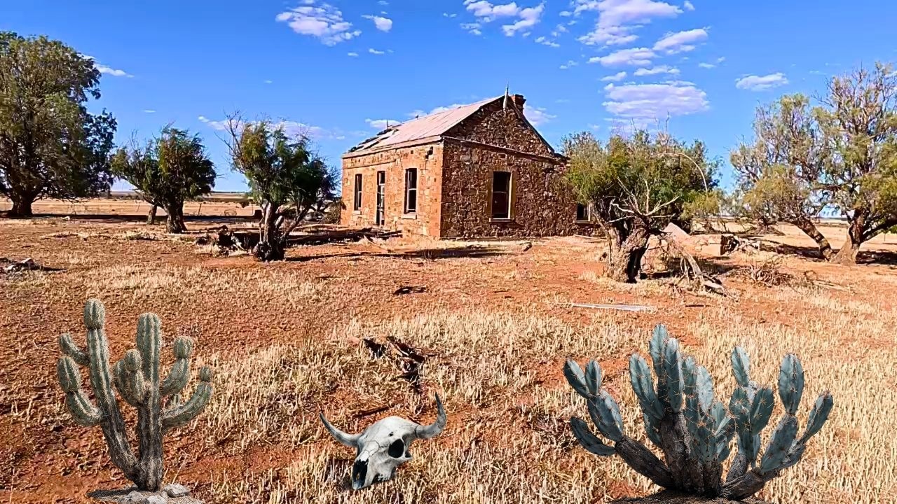 В австралийской глубинке заброшен ветхий коттедж.