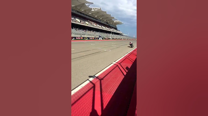 Sensasi nonton race MotoGP langsung di sirkuit