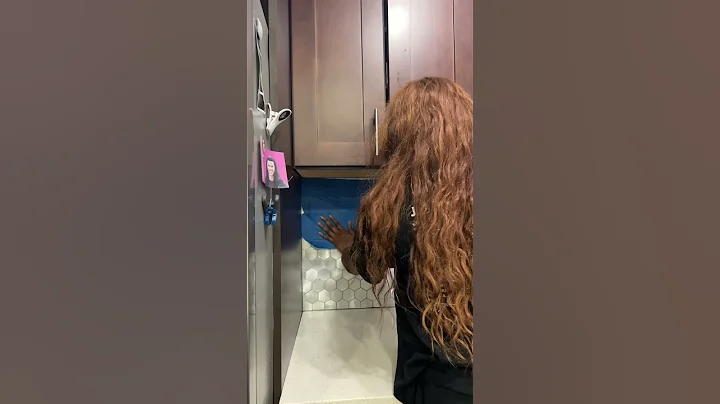 DIY renter friendly apartment kitchen backsplash makeover decor #diy #homedecor #apartment