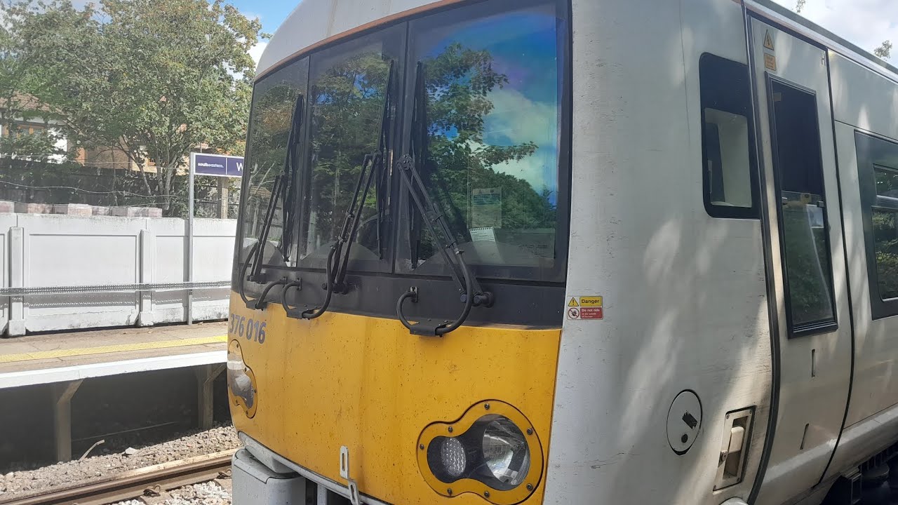 376 016 departing clock House YouTube