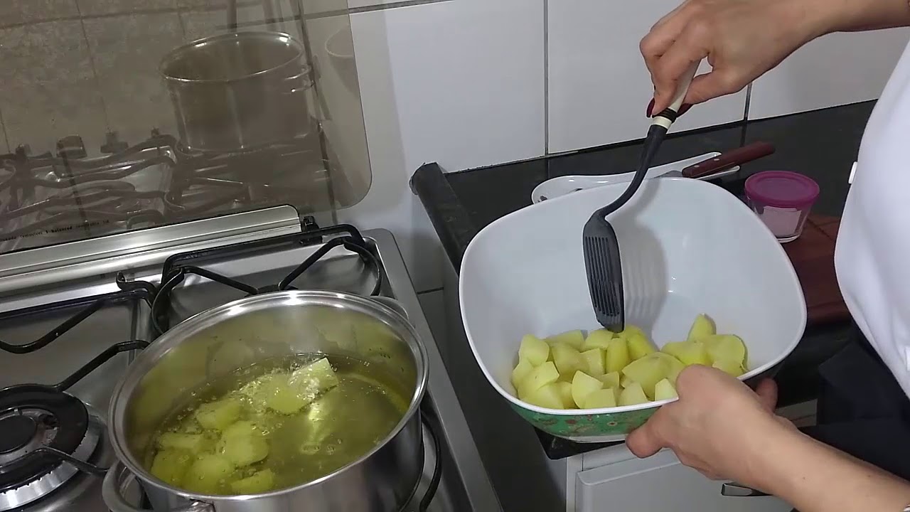 BATATAS FRITAS CROCANTES - Receita de batata frita crocante (Episódio #59)  