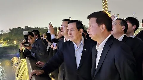 雷军妻子罕见露面：陪同邓文迪看小米SU7；贾跃亭锐评小米电动车；重庆3岁孩子被从22楼扔下身亡后续；中国多地追忆王伟；日本百家姓归零：国民未来都会姓佐藤：突发与现场20240402 - 天天要闻