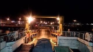 suasana pelabuhan ketapang malam hari