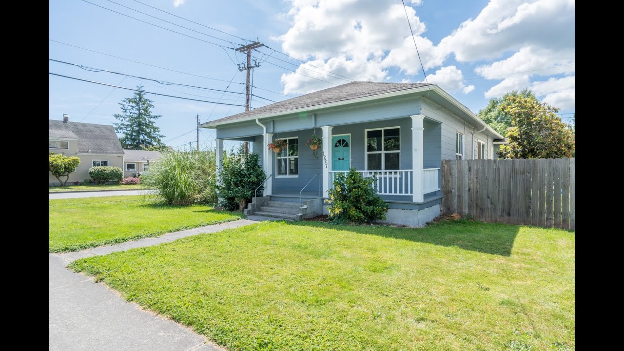 SOLD! - Charming, Centrally-Located Rambler - 1227 2nd Street Mount Vernon, WA 98273