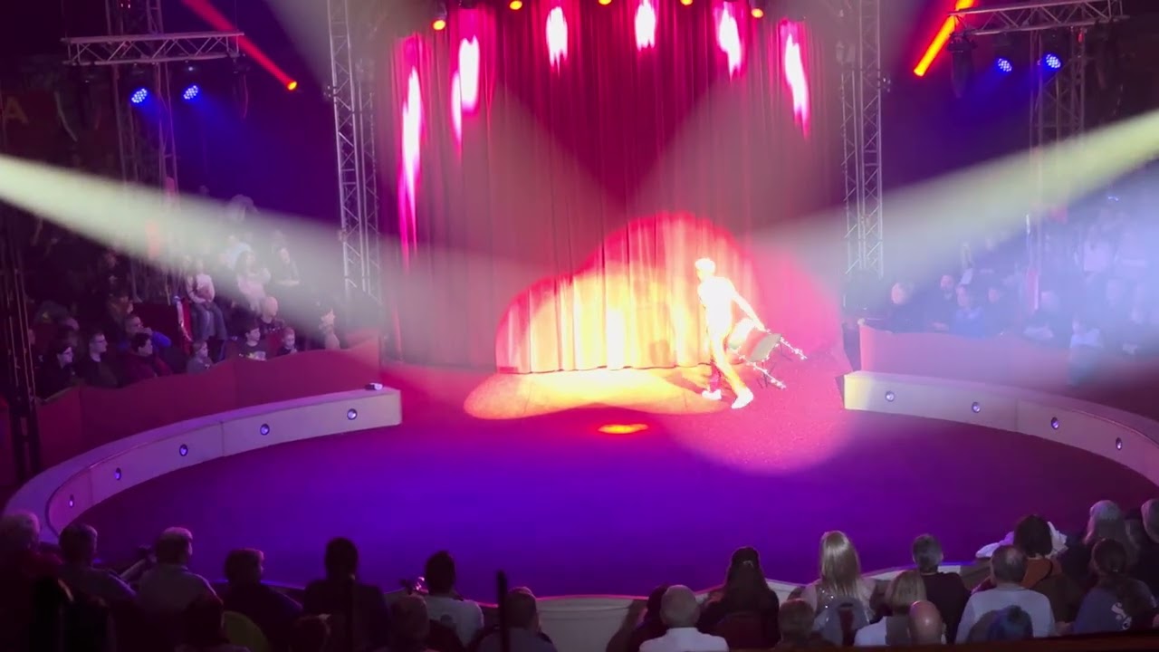 Full performance At Sachsenpalast / ZWICKAUER Weihnachtszirkus 