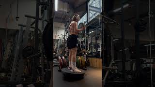 #squat #ballance #bosuballworkout #fypシ #viral #fitness #vietnam