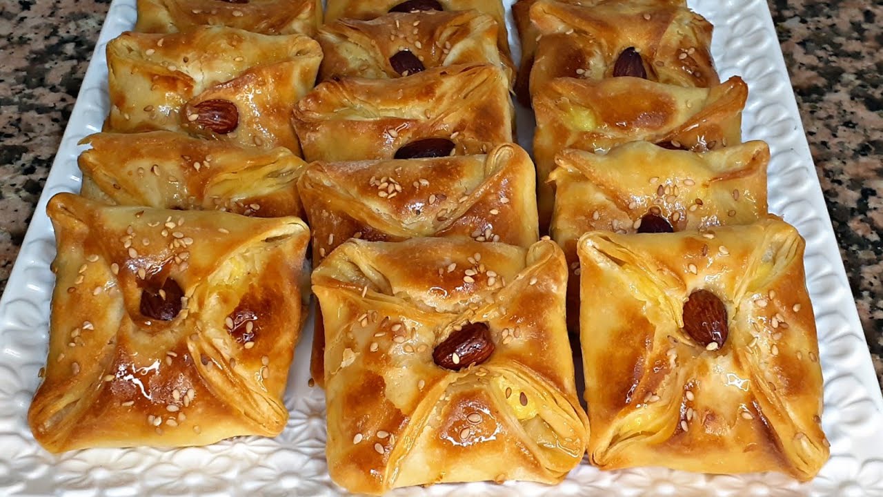 رغايف أو مسمن المورق بالكريم باتسيير في الفرن أقل ما يقال عنه رااائع ومقاديرو موجودة في كل بيت