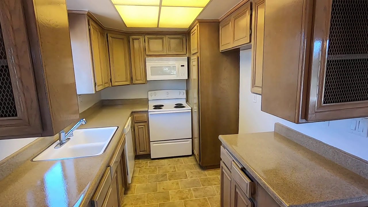 PL8673 Huge Luxury 2 Bed + 2 Bath Upper Apartment For Lease! YouTube