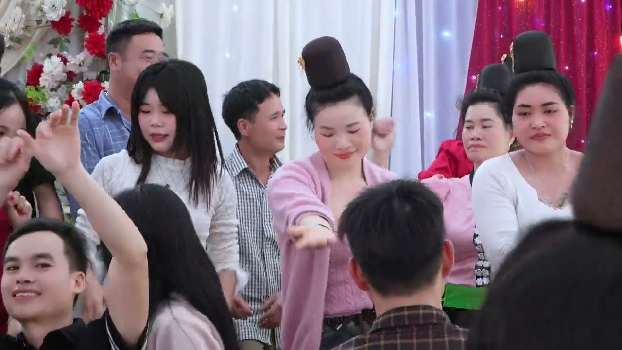 Nhảy Mừng Lễ Vu Quy Yên Thi Và Văn Tư Bản Nong Sưa Xã Chiềng Hoa 