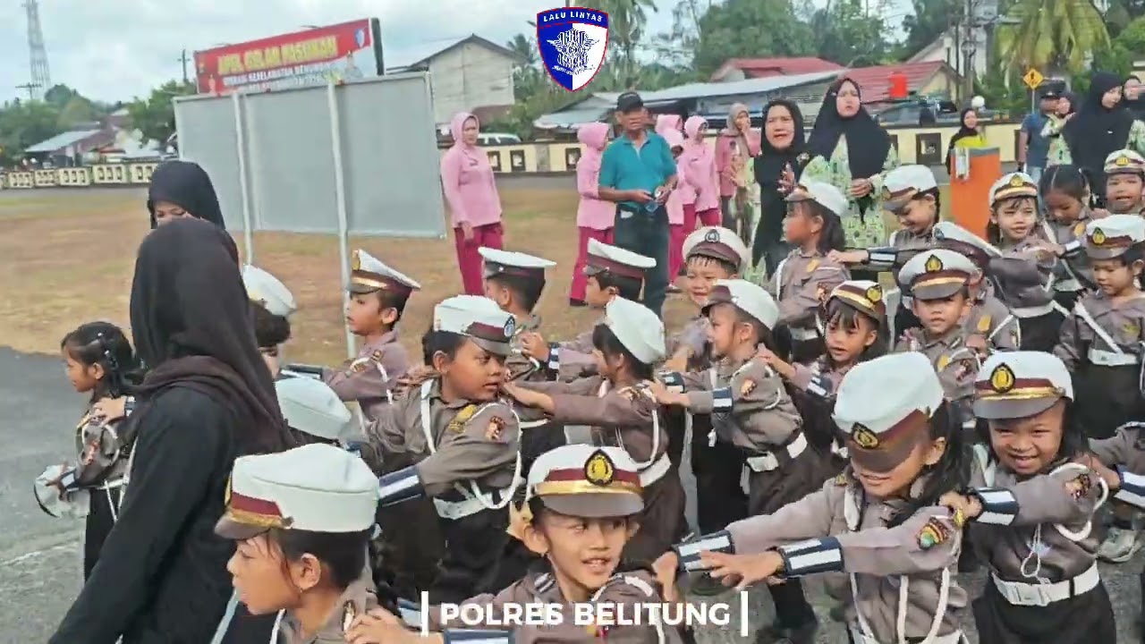 👦👧 Радость детей детского сада Бхаянкари в полицейском участке Белитунга