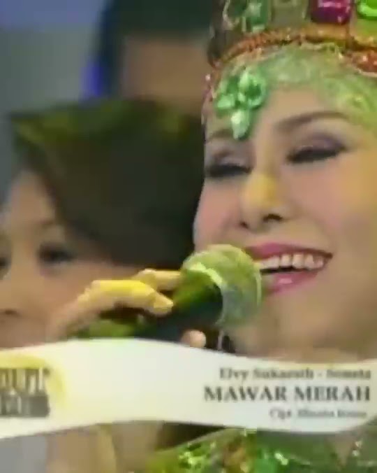 SEKUNTUM MAWAR MERAH - Elvy Sukaesih - Soneta