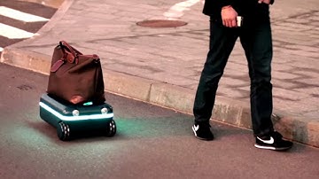 The Robot Suitcase Which Moves On Its Own | Business Traveller