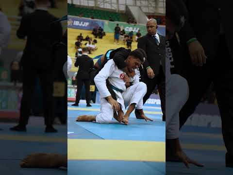 Felipe Fagundes is here to SCRAP 😤 #IBJJFBrasileiros
