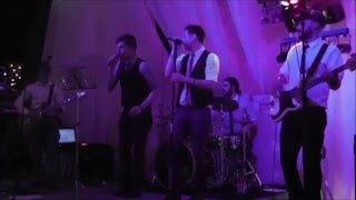 Young lad (Oscar Townsend)  nails &quot;Sweet Child O Mine&quot;  with the band at his sisters wedding