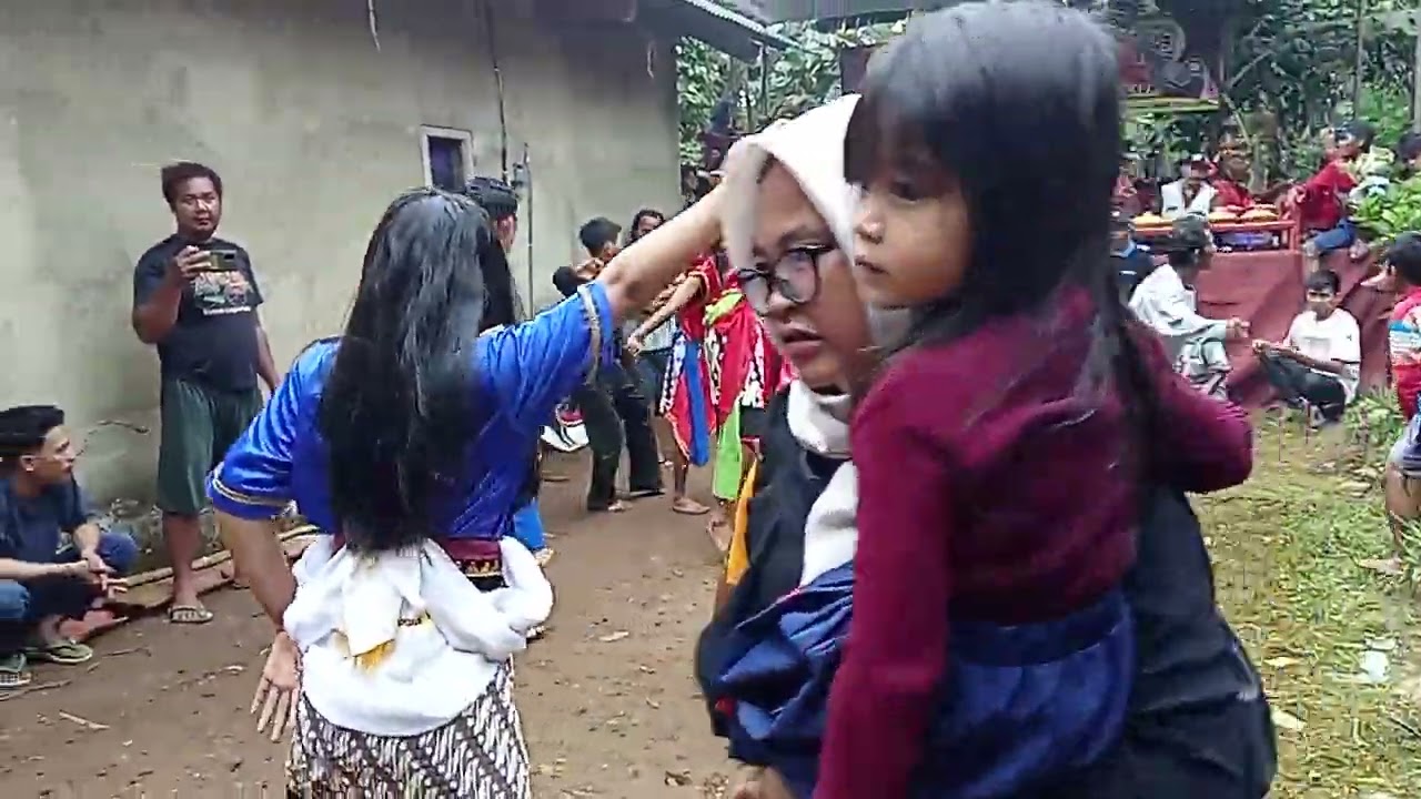 janturan pamungkas ebeg Margo laras live di desa Logandeng Karangsari kec punggelan