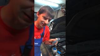 Делаю видимым уровень масла на черном щупе Skoda