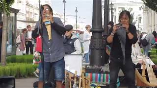 Питерские уличные музыканты.  Индейцы  у Гостинного двора. (этно группа #ПАКАРИ #Лентвист.