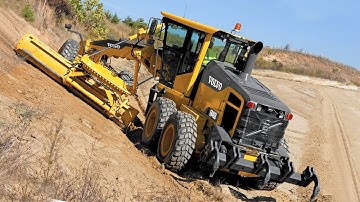 Amazing Extreme Motor Grader Operator Trimming Slope Skills