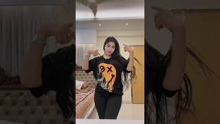 Mehu Raja Tu Banja Meri Rani dance