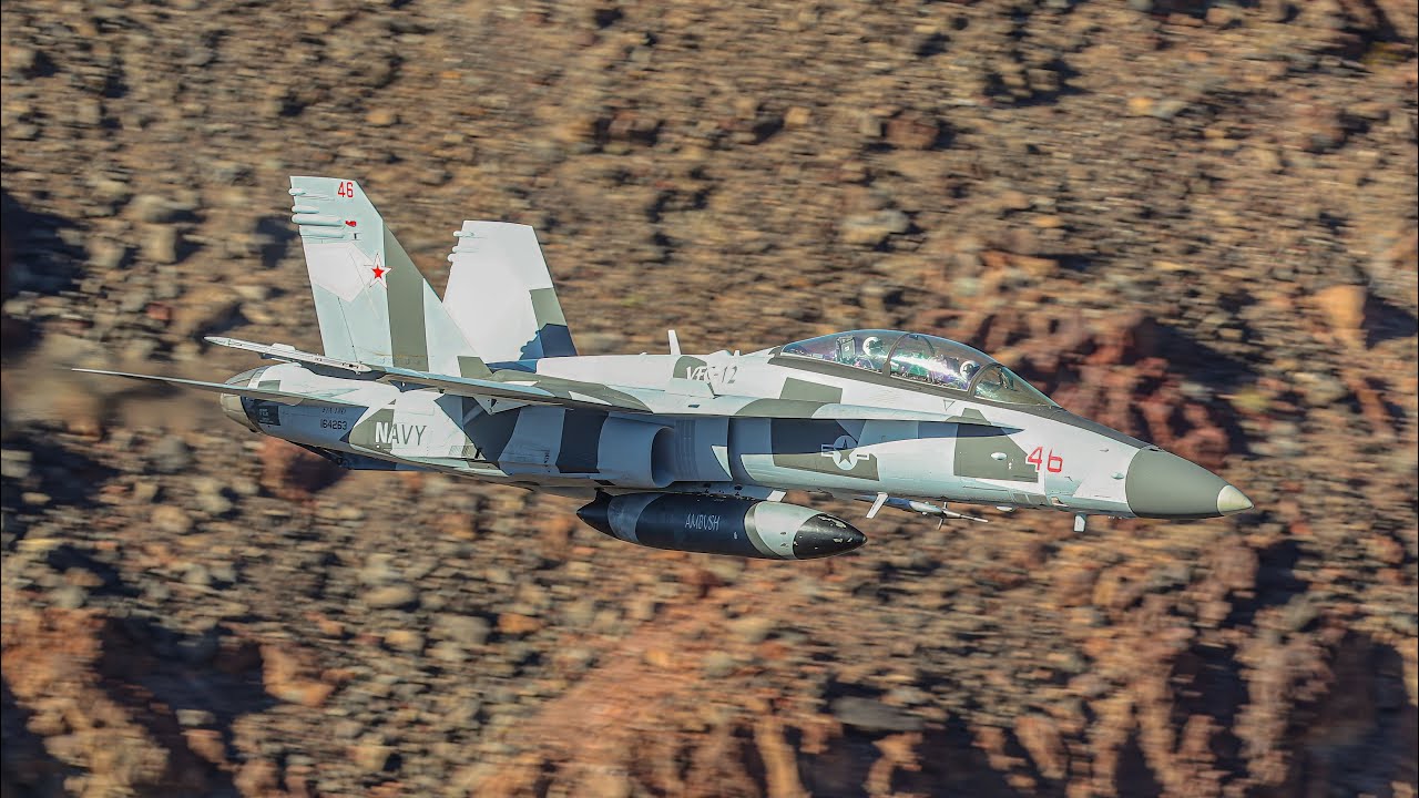 THE LEGENDARY STAR WARS CANYON LOW FLYING JETS - 4K 