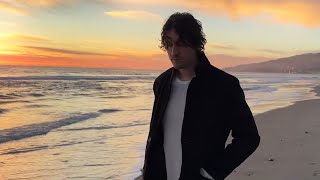 Dean Lewis - Memories (Lyric Video)