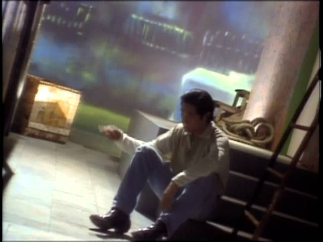 Watch 文章 - 愛你比不愛你更寂寞 (官方版MV) on YouTube Watch 文章 - 愛你比不愛你更寂寞 (官方版MV) on YouTube