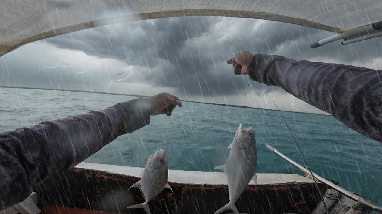 GAK SIA SIA !!! NEKAD MANCING DI MUSIM BARAT MALAH PANEN STRIKE 