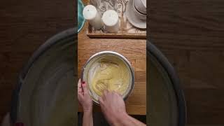 🥞 Cómo preparar un bizcocho en cinco minutos y sin pesar ingredientes
