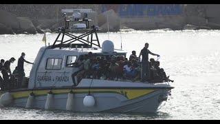 Comment la situation à Lampedusa ravive les désaccords entre l'exécutif et la droite à propos de …