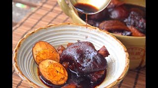 Sweet Vinegar Pig's Trotter and Ginger Stew (猪脚姜)