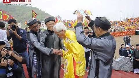 Video  Vua đi cày đầu xuân tại lễ Tịch điền