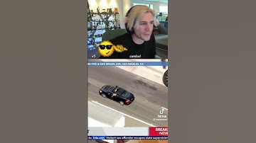 xQc viewer watches stream while in police chase! #xqc #streamer #meme #trending #twitchclips