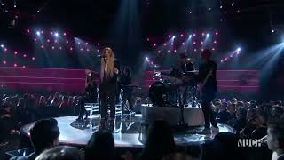 Julia Michaels – Issues ( Billboard Music Awards 2017) Resimi