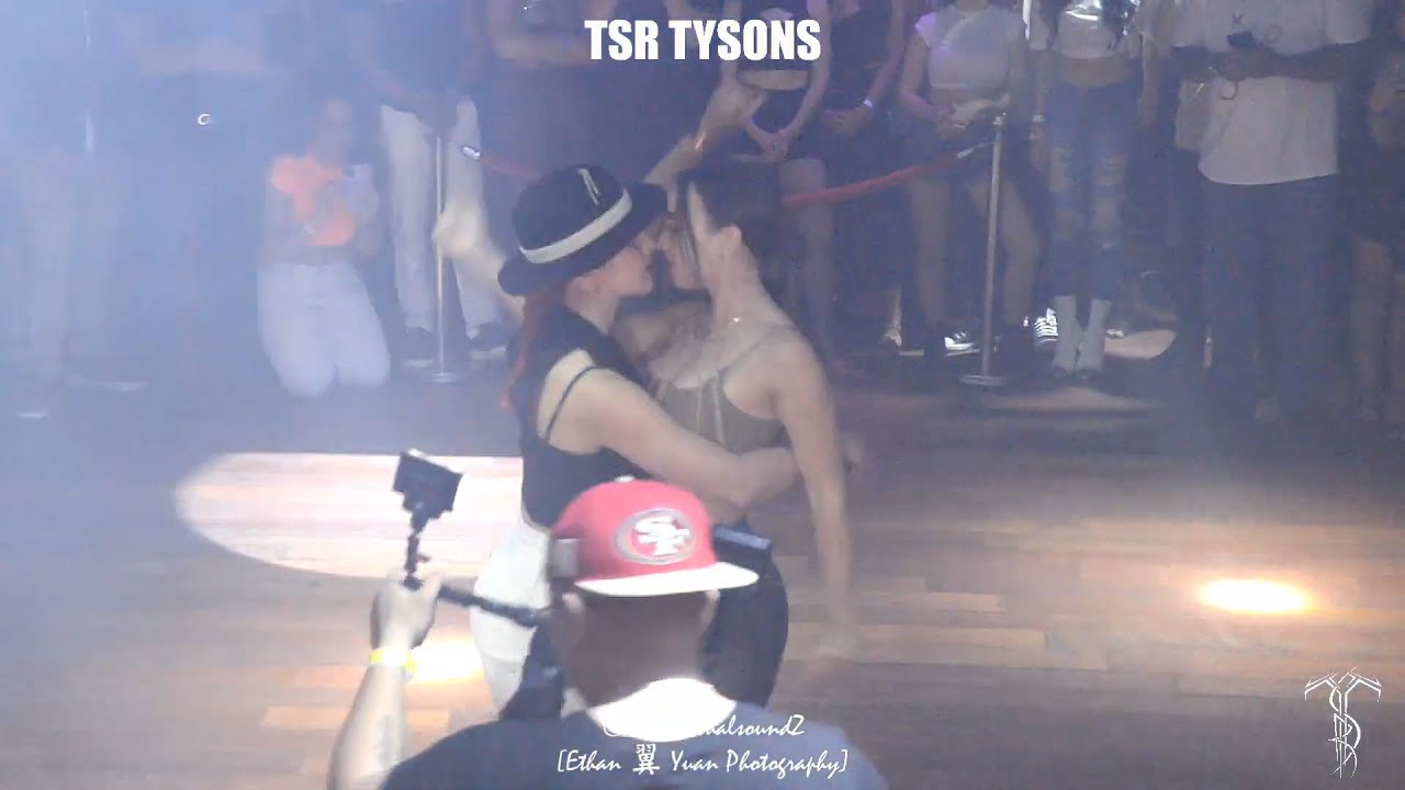 MAGDA & VALERIA Bachata Demo @THESALSAROOM 2022