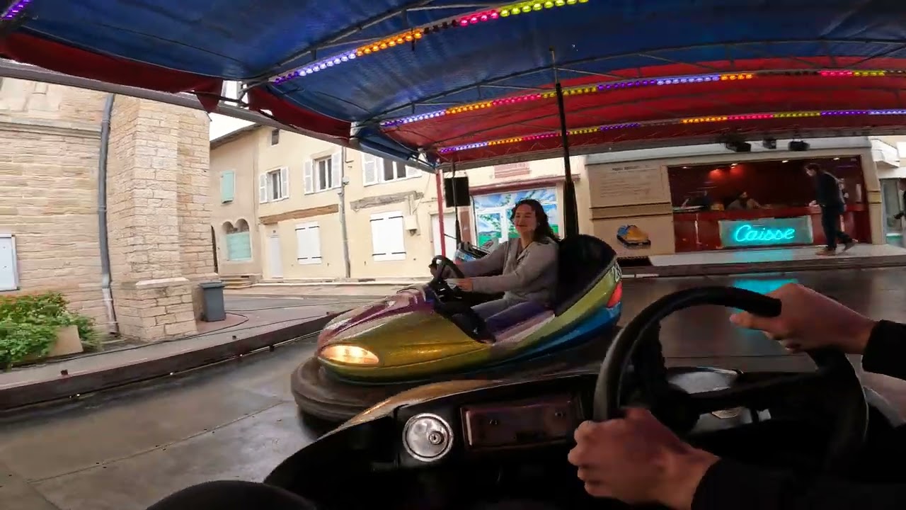 Auto Skooter (Music Club) (Onride) - Fête foraine de Romanèche Thorins 2023