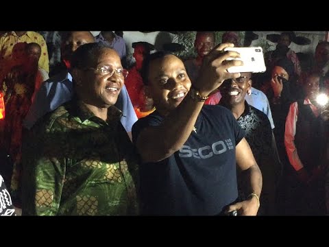 beni-kinyaiya-uso-kwa-uso-na-rais-mstaafu-kikwete-apongezwa-kwa-kuoa