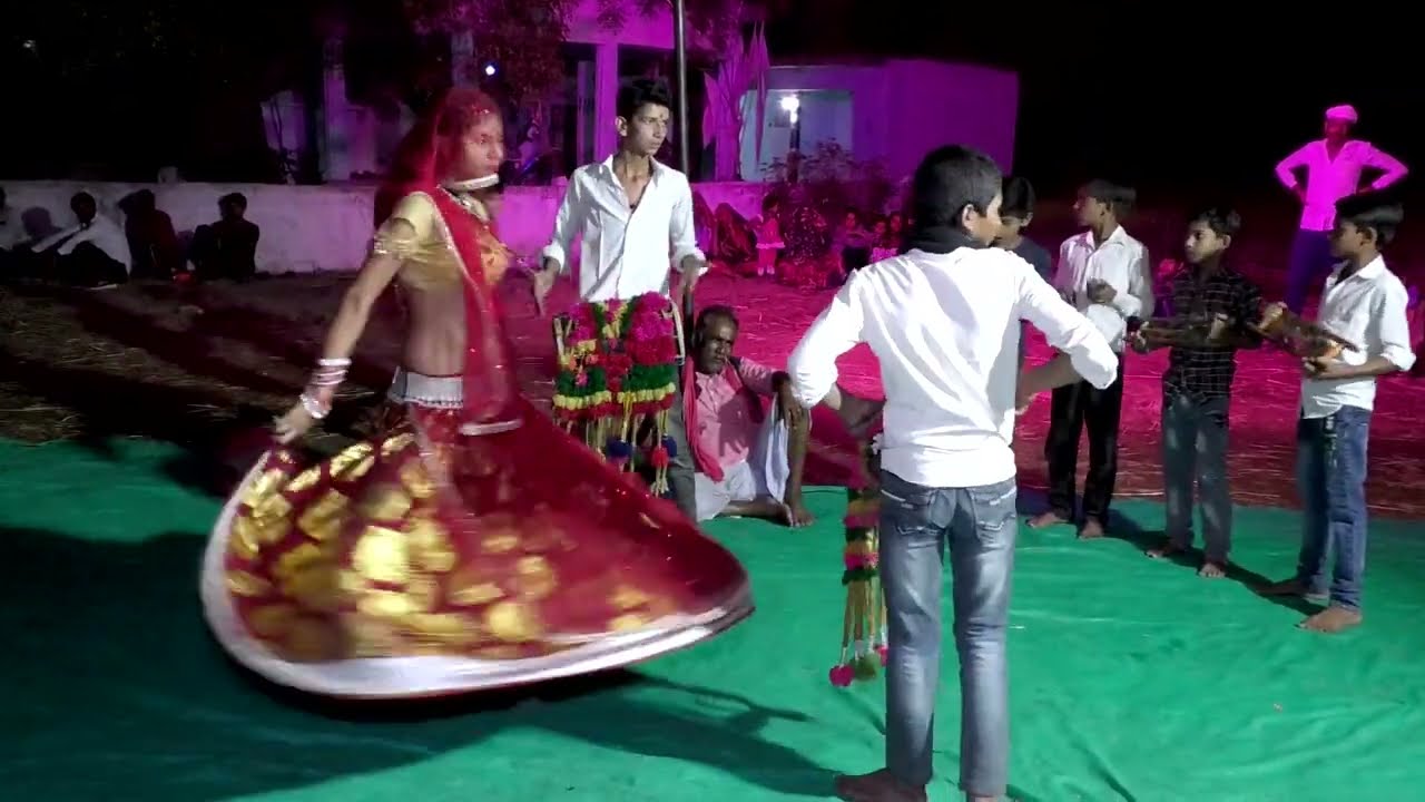 छोटे-छोटे लड़कों ने नचनिया को नचाया || पहली बार यूट्यूब चैनल पर || Raai faag dance #viral