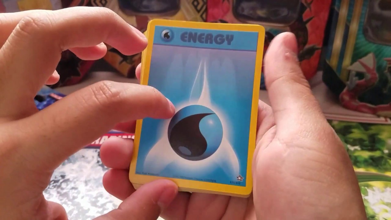 Pokemon: 20 Cards and 1 Foil Card Pack Opening from Toys R Us - YouTube