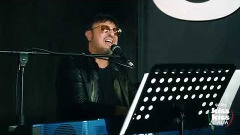 Gigi Finizio - E c'è una cosa che non sai (Live)