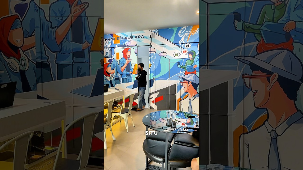 Mural untuk menyamarkan pintu  