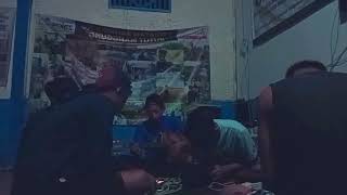 Malem Minggu Wayahe Ngopi Nongkrong Gitaran Karo Konco Konco
