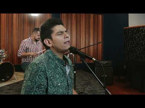 Un Idiota - Elias Medina
