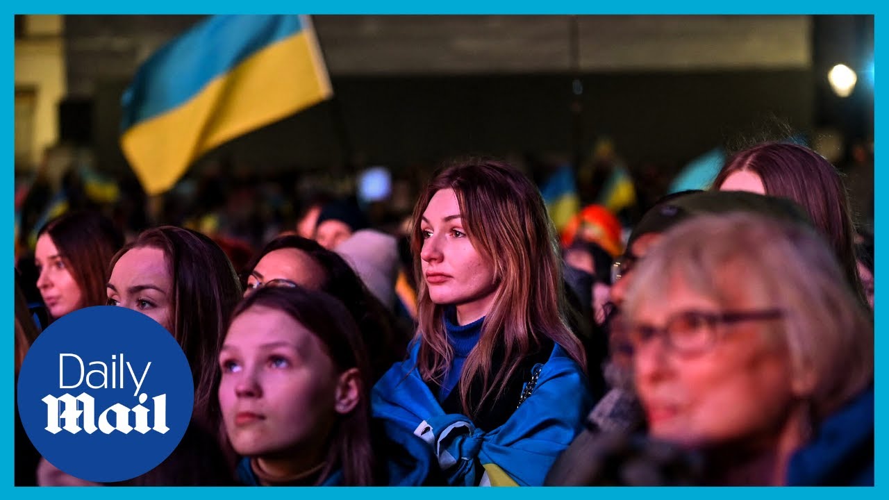 Londoners gather at Trafalgar Square for Ukraine vigil