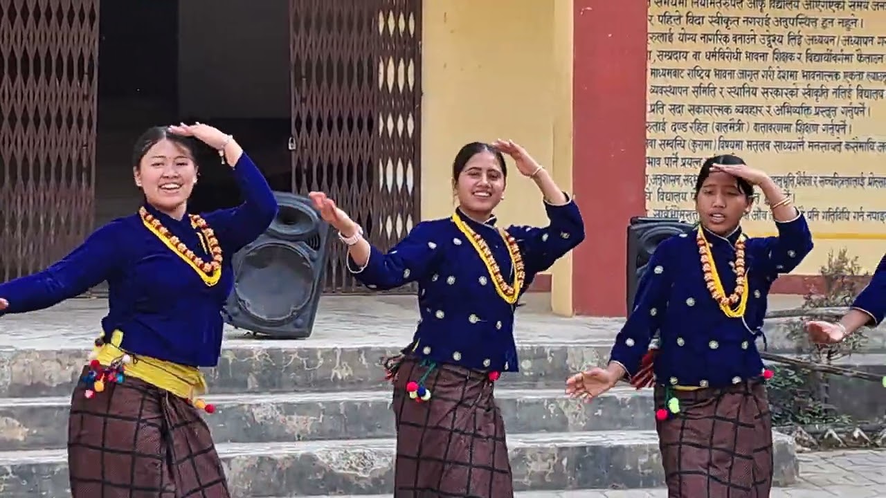 Matw xori sinjaliko (pattakekojhora)खाजा महोत्सवको अवसरमा बिद्यार्थी बैनिहरुको नाच पाल्पाली चेलिहरु😍